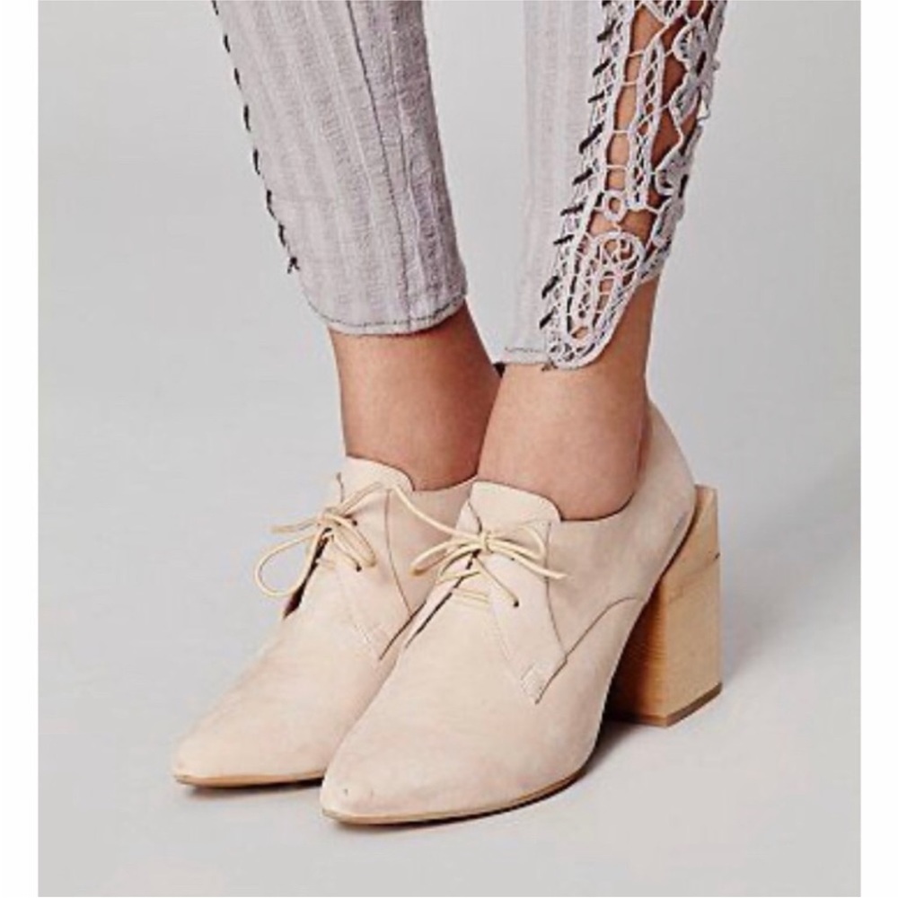 NWOT Jeffrey Campbell Oxford Bootie 6